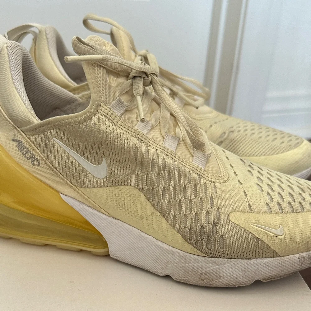 Nike Air Max 270 Coconut Milk/White (Size 7.5 Women’s) - Picture 4 of 7